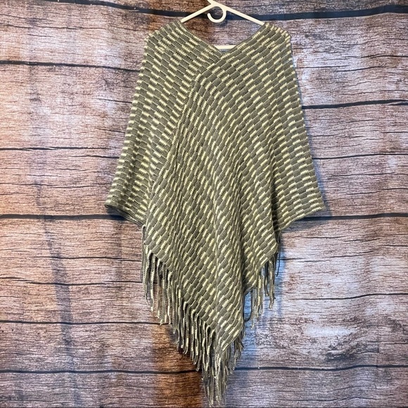 𝅺✅3x Host Pick✅ WinWin Pull Over Shawl, One Size - Picture 2 of 5